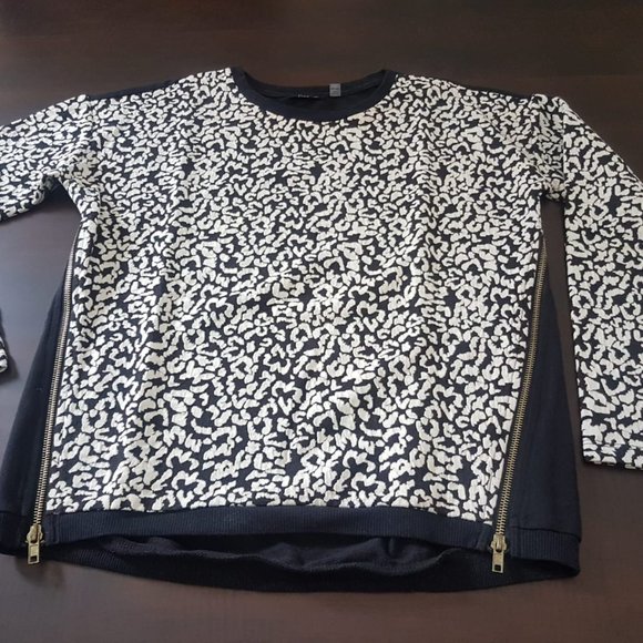 Dex Women Shirt with side slits-NWOT - Picture 2 of 6